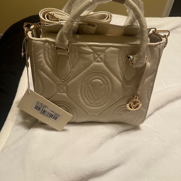 Chic Cream Satchel Bag with Gold Accents - Picture 1 of 2